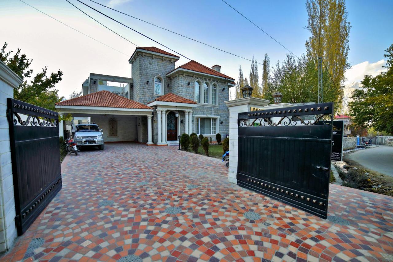 סקרדו Arish Luxury Suites מראה חיצוני תמונה